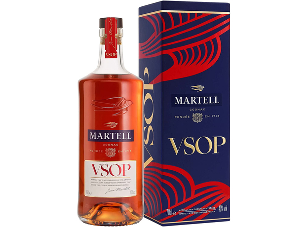 Коньяк Martell VSOP 0.7 л в подарочной коробке (3219820005882) 
