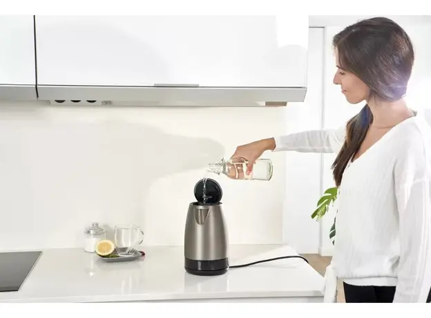 Электрочайник Black+Decker BXKE2201E 1.7 л Серебристый - изображение 8