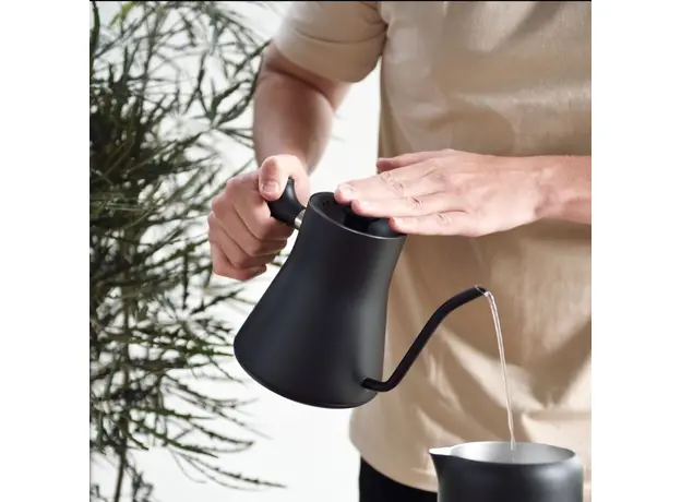 Электрочайник Fellow Stagg EKG 0.9 л черный матовый (2602000017), Цвет изделия: Черный - изображение 5