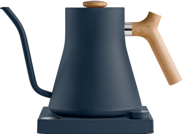 Электрочайник Fellow Stagg EKG 0.9 л голубой (505010066), Цвет изделия: Голубой - изображение 2 Электрочайник Fellow Stagg EKG 0.9 л голубой (505010066), Цвет изделия: Голубой - изображение 2