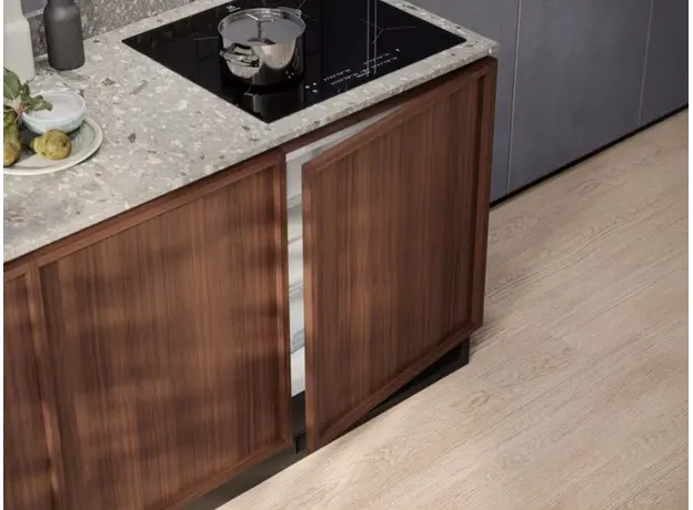 Встраиваемый однокамерный холодильник ELECTROLUX LSB2AE82S - изображение 2