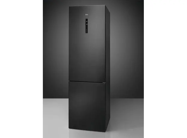 Двухкамерный холодильник AEG RCR736E5MB - изображение 2