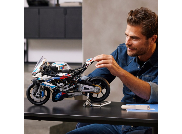 Конструктор LEGO Technic BMW M 1000 RR 1921 деталь (42130) - изображение 12 Конструктор LEGO Technic BMW M 1000 RR 1921 деталь (42130) - изображение 12