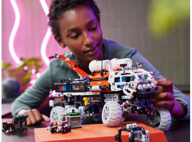 Конструктор LEGO Technic Марсоход команды исследователей 1599 деталей (42180) - изображение 9 Конструктор LEGO Technic Марсоход команды исследователей 1599 деталей (42180) - изображение 9