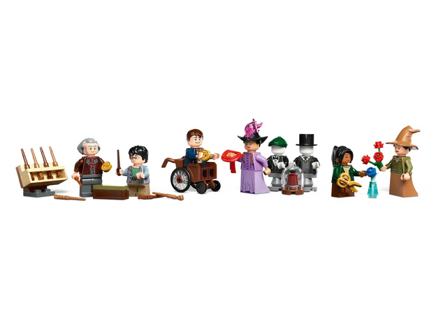 Конструктор LEGO Harry Potter Крамниці Олівандера і Мадам Малкін 744 деталей (76439) - зображення 6 Конструктор LEGO Harry Potter Крамниці Олівандера і Мадам Малкін 744 деталей (76439) - зображення 6