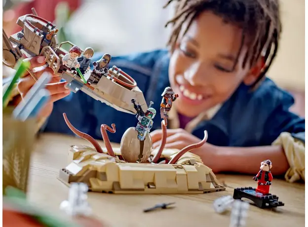 Конструктор LEGO Star Wars Пустынный скиф и яма Сарлакка 558 деталей (75396) - изображение 8