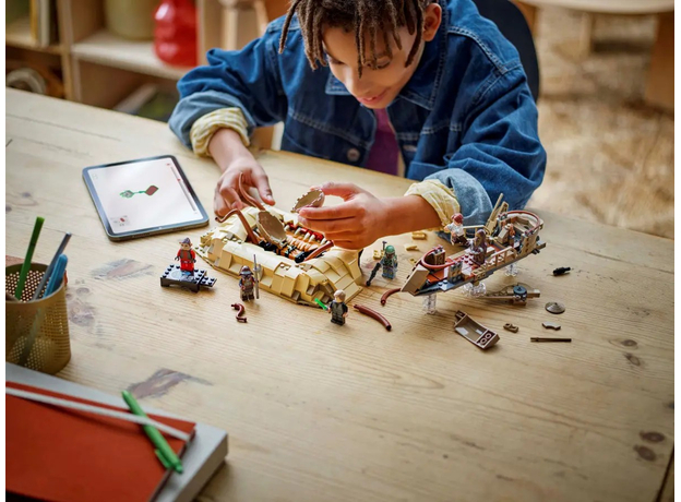 Конструктор LEGO Star Wars Баржа в пустелі та яма Сарлакка 558 елементів (75396) - зображення 9 Конструктор LEGO Star Wars Баржа в пустелі та яма Сарлакка 558 елементів (75396) - зображення 9