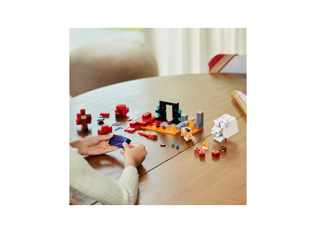Конструктор LEGO Minecraft Засада у портала в Нижний мир 352 детали (21255) - изображение 11 Конструктор LEGO Minecraft Засада у портала в Нижний мир 352 детали (21255) - изображение 11