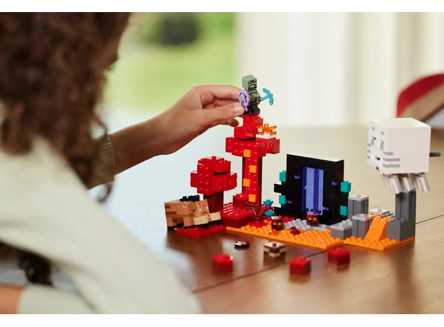 Конструктор LEGO Minecraft Засада у портала в Нижний мир 352 детали (21255) - изображение 9 Конструктор LEGO Minecraft Засада у портала в Нижний мир 352 детали (21255) - изображение 9