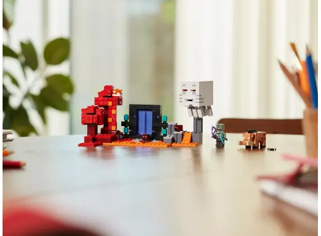 Конструктор LEGO Minecraft Засада у портала в Нижний мир 352 детали (21255) - изображение 10