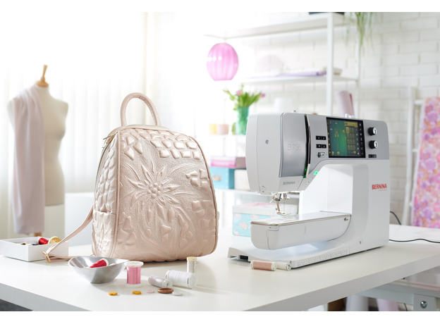 Швейно-вышивальная машина Bernina B 735 - изображение 5 Швейно-вышивальная машина Bernina B 735 - изображение 5