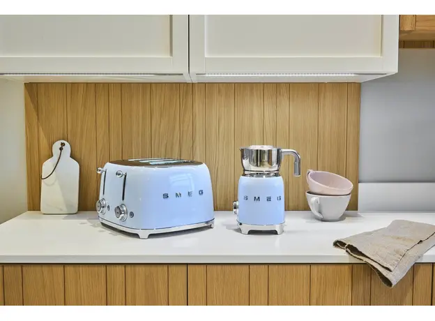 Тостер Smeg 50' Style TSF03PBEU Blue (8017709263379), Страна регистрации бренда: Италия, Страна производитель: Китай, Доминирующий цвет: Голубой - изображение 9